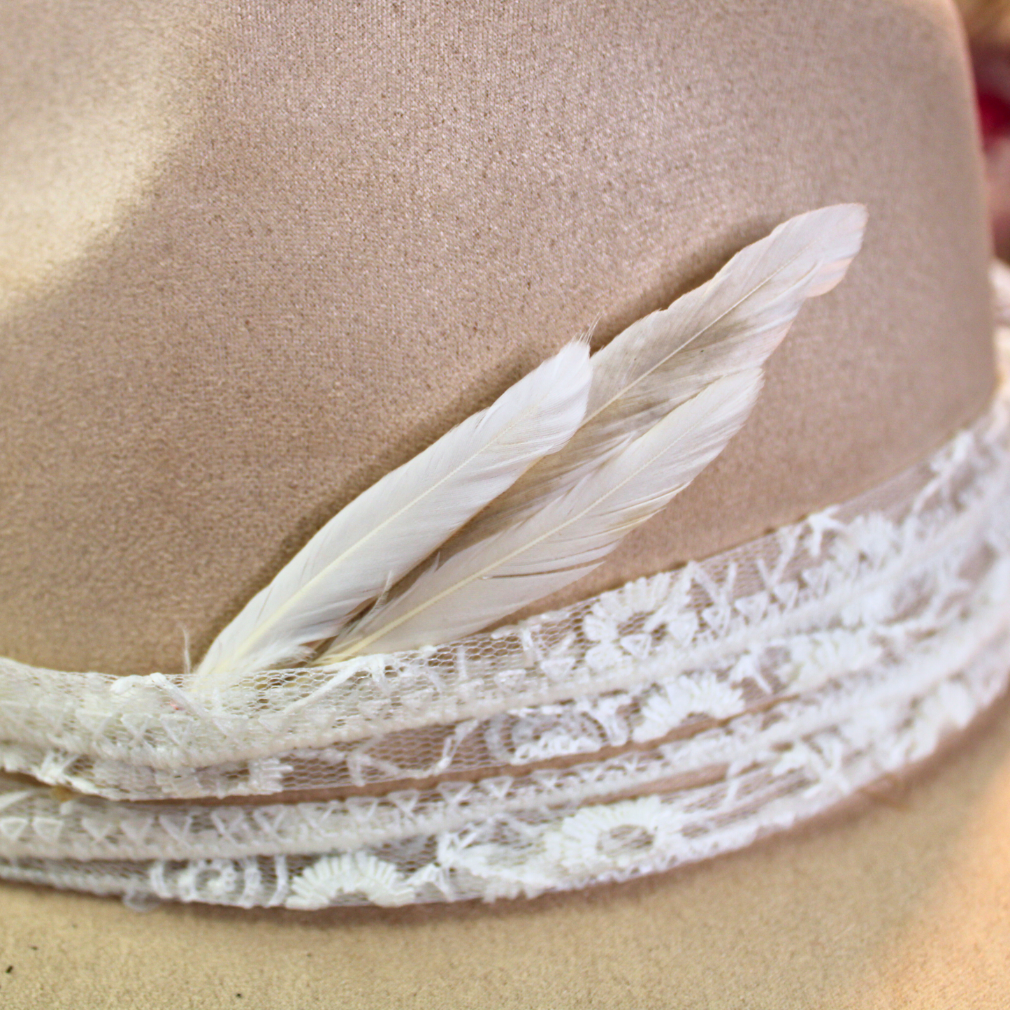 Handwrapped Natural Duck Cochette Mini Feather Pick