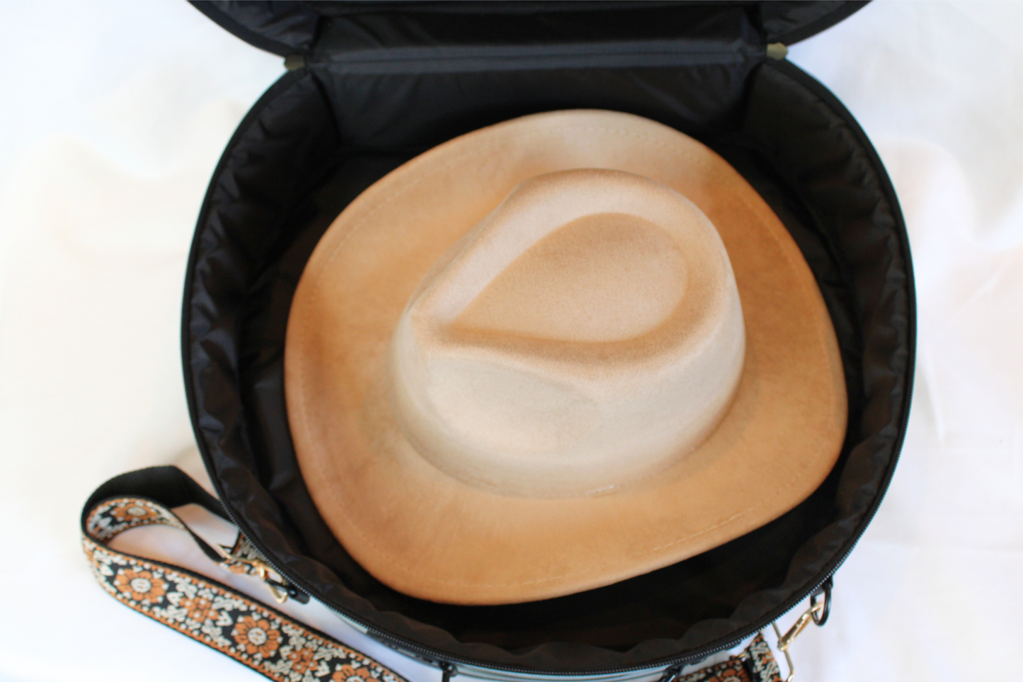 Wild Traveler Hat Case: Range – Cowboy Hat Travel Case